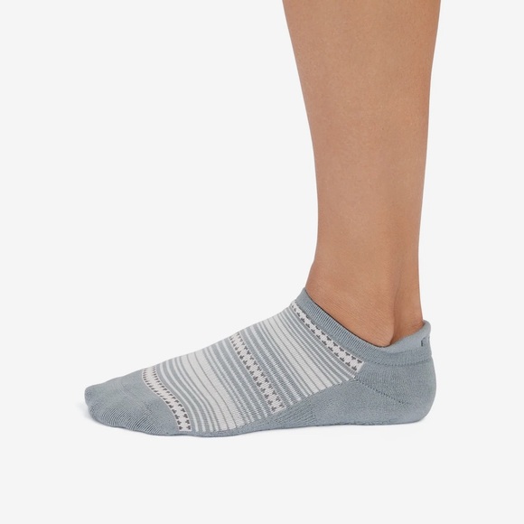 Tavi Noir Savvy Grip Socks – “Tempest” Pattern - Picture 5 of 7